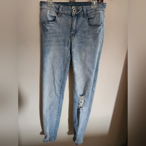 Rue21 jeans, Size 6 - Picture 1 of 4